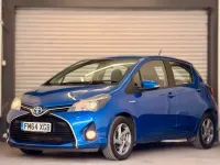 Second-hand Toyota Yaris Hybrid 2015 Albastru Hatchback