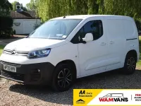 Used Citroën Berlingo Start 100 HP (73 kW) 2020 White MPV