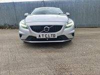 Begagnad Volvo V40 R-Design 2018 Silver Halvkombi