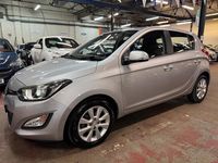 Used Hyundai i20 Active 100 HP (73 kW) 2012 Silver Hatchback