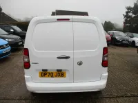 Used Vauxhall Combo Sportive 100 HP (73 kW) 2020 White MPV