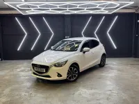 Used Mazda 2 Edition 90 HP (66 kW) 2015 White Hatchback