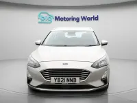 Usado Ford Focus Zetec 120 HP (88 kW) 2021 Prateado Carrinha