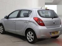 Used Hyundai i20 Comfort 77 HP (56 kW) 2011 Silver Hatchback