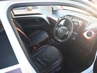 Used Toyota Aygo 68 HP (50 kW) 2017 White Hatchback