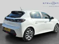 Used Peugeot 208 Active 74 HP (54 kW) 2024 White Hatchback