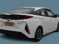 Used Toyota Prius Business Edition 122 HP (89 kW) 2021 White Hatchback