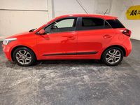 Used Hyundai i20 Premium 100 HP (73 kW) 2018 Red Hatchback
