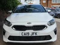 Used Kia Ceed 2019 White Hatchback