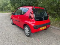Used Peugeot 107 Active 68 HP (50 kW) 2014 Red Hatchback