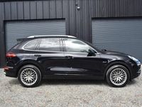 Used Porsche Cayenne 262 HP (192 kW) 2015 Black SUV