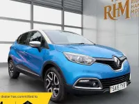 Used Renault Captur Dynamique 90 HP (66 kW) 2015 Blue/cream SUV