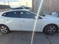 Used Volvo V40 2013 White Hatchback
