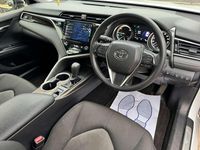 Used Toyota Camry Design 218 HP (160 kW) 2025 White Sedan