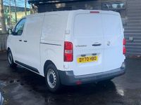 Second-hand Vauxhall Vivaro Edition 120 CP (88 kW) 2020 Alb Monovolum