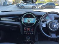 Usado Mini Cooper Classic 134 HP (98 kW) 2023 Preto Citadino
