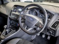 Used Ford Focus ST-Line 120 HP (88 kW) 2017 Silver Hatchback