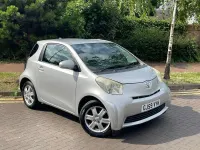 Used Toyota iQ 68 HP (50 kW) 2009 Silver Hatchback