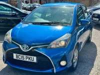 Used Toyota Yaris 101 HP (74 kW) 2015 Blue Hatchback
