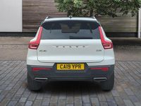 Usado Volvo XC40 R-Design Pro 150 HP (110 kW) 2019 Branco SUV