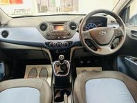 Used Hyundai i10 SE 2015 White Hatchback