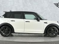 Usado Mini Cooper Hatch 134 HP (98 kW) 2023 Branco Citadino