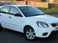 Used Kia Rio 109 HP (80 kW) 2011 White Hatchback