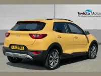Used Kia Stonic 99 HP (72 kW) 2023 Yellow SUV