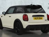 Used Mini Cooper Hatch 134 HP (98 kW) 2021 White Hatchback
