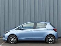 Used Toyota Yaris 99 HP (72 kW) 2015 Blue Hatchback