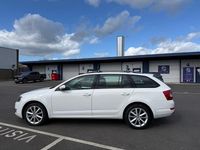 Used Skoda Octavia Elegance 2014 White Hatchback