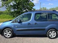 Gebraucht Peugeot Partner Tepee Outdoor 115 PS (84 kW) 2013 Blau Van / Kleinbus