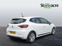 Used Renault Clio V Play 72 HP (52 kW) 2020 White Hatchback