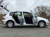 Begagnad Honda Civic SE 108 HK (79 kW) 2004 Silver Halvkombi