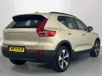 Used Volvo XC40 Plus 161 HP (118 kW) 2024 Gold SUV