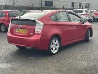Used Toyota Prius T4 136 HP (100 kW) 2010 Red Hatchback