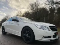 Begagnad Mercedes E350 2009 Vit Sportkupé