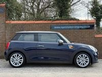Usado Mini Cooper D Hatch 116 HP (85 kW) 2017 Azul Citadino