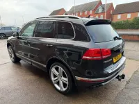 Begagnad VW Touareg R-line 2015 Svart SUV