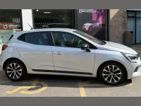 Used Renault Clio Evolution 90 HP (66 kW) 2023 Silver  Hatchback