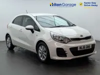 Begagnad Kia Rio 75 HK (55 kW) 2016 Vit Halvkombi