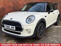 Używany Mini Cooper Hatch 136 KM (100 kW) 2018 Biały Hatchback