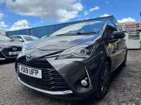 Used Toyota Yaris Hybrid 100 HP (73 kW) 2019 Grey Hatchback