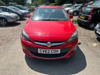 Used Vauxhall Astra SRi 140 HP (102 kW) 2013 Red Hatchback
