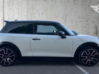 Begagnad Mini Cooper Hatch 114 kW (156 HK) 2025 Vit Halvkombi