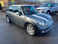 Usado Mini Cooper Hatch 122 CV (89 kW) 2010 Gris Utilitario