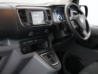 Used Vauxhall Vivaro 100 kW (136 HP) 2022 Mauve/pink MPV