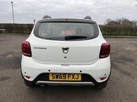 Used Dacia Sandero Comfort 90 HP (66 kW) 2019 White Hatchback
