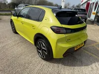 Second-hand Peugeot 208 GT 99 CP (72 kW) 2025 Galben Hatchback