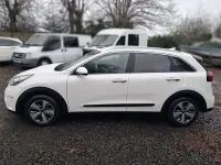 Used Kia Niro 2017 White SUV